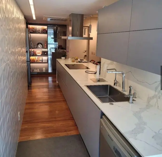 Apartamento com 2 quartos à venda, 151m2 em Leblon, Rio De Janeiro - RJ - imagem 8 Foto 8 de Apartamento com 2 quartos à venda, 151m2 em Leblon, Rio De Janeiro - RJ