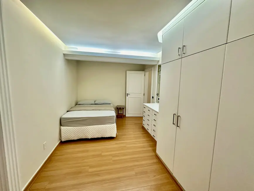 Apartamento com 4 quartos à venda, 215m2 em Ipanema, Rio De Janeiro - RJ - imagem 9 Foto 9 de Apartamento com 4 quartos à venda, 215m2 em Ipanema, Rio De Janeiro - RJ