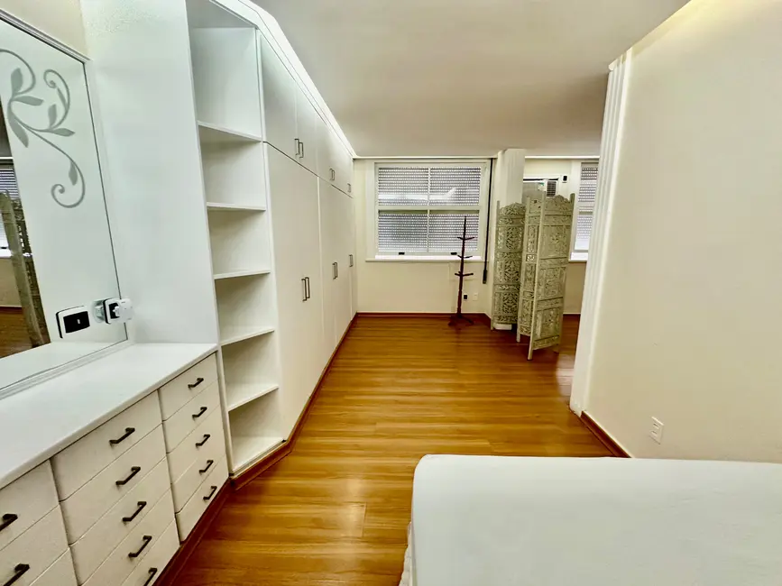 Apartamento com 4 quartos à venda, 215m2 em Ipanema, Rio De Janeiro - RJ - imagem 8 Foto 8 de Apartamento com 4 quartos à venda, 215m2 em Ipanema, Rio De Janeiro - RJ
