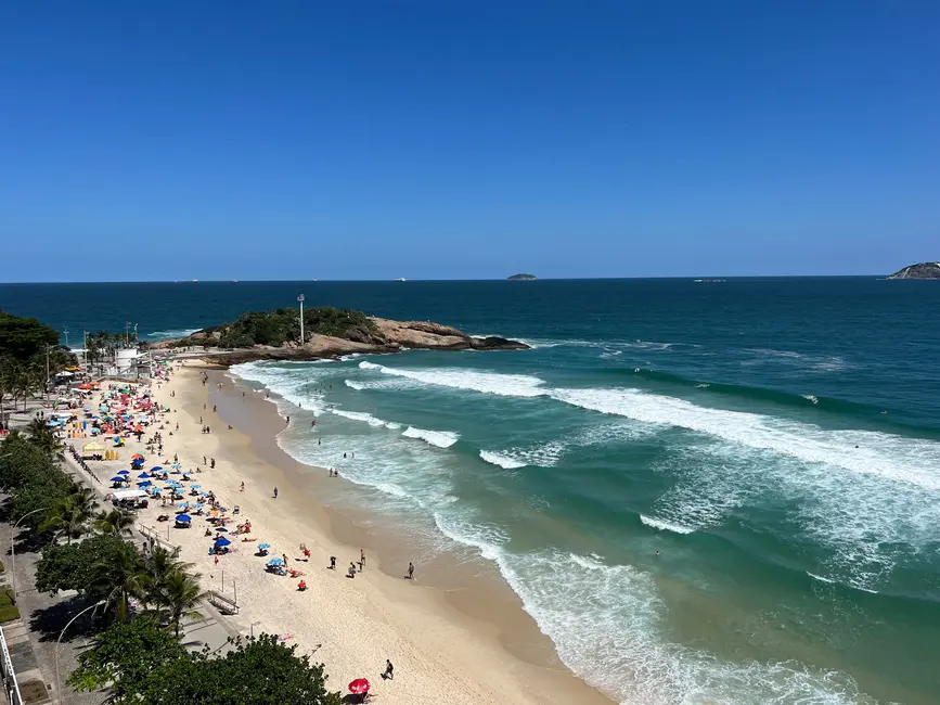 Apartamento com 3 quartos para alugar, 350m2 em Ipanema, Rio De Janeiro - RJ - imagem 5 Foto 5 de Apartamento com 3 quartos para alugar, 350m2 em Ipanema, Rio De Janeiro - RJ