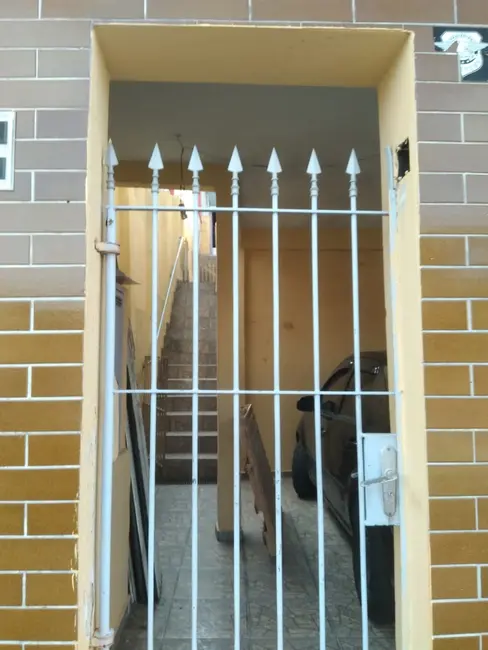 Foto 2 de Casa com 2 quartos para alugar, 90m2 em Jardim do Estádio, Santo Andre - SP