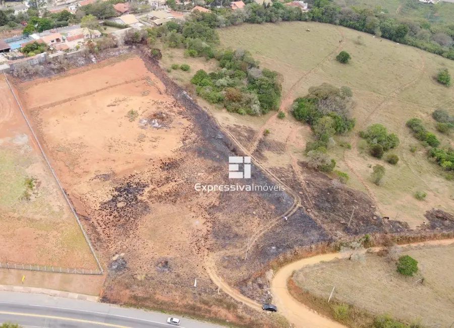 Foto 1 de Sala Comercial à venda, 13000m2 em Bairro da Aparecidinha, Itatiba - SP