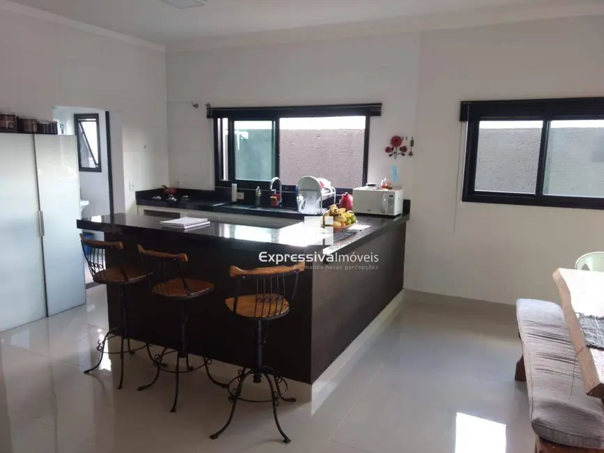 Foto 3 de Casa de Condomínio com 3 quartos à venda, 300m2 em Loteamento Itatiba Country Club, Itatiba - SP