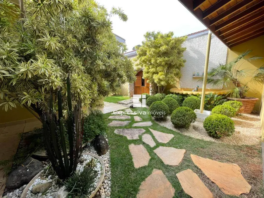 Casa de Condomínio com 5 quartos à venda, 1198m2 em Jardim Santa Rosa, Itatiba - SP - imagem 3 Foto 3 de Casa de Condomínio com 5 quartos à venda, 1198m2 em Jardim Santa Rosa, Itatiba - SP