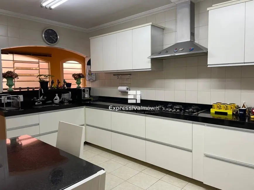 Casa de Condomínio com 5 quartos à venda, 1198m2 em Jardim Santa Rosa, Itatiba - SP - imagem 6 Foto 6 de Casa de Condomínio com 5 quartos à venda, 1198m2 em Jardim Santa Rosa, Itatiba - SP