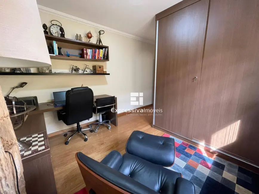 Casa de Condomínio com 5 quartos à venda, 1198m2 em Jardim Santa Rosa, Itatiba - SP - imagem 8 Foto 8 de Casa de Condomínio com 5 quartos à venda, 1198m2 em Jardim Santa Rosa, Itatiba - SP