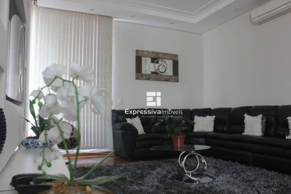 Casa de Condomínio com 4 quartos à venda, 900m2 em Parque das Laranjeiras, Itatiba - SP - imagem 4 Foto 4 de Casa de Condomínio com 4 quartos à venda, 900m2 em Parque das Laranjeiras, Itatiba - SP