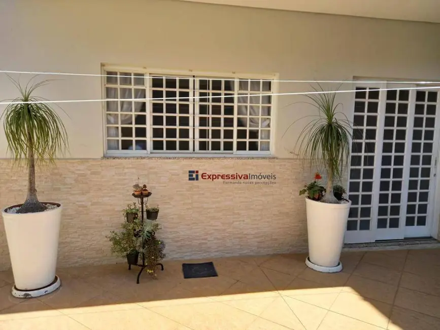 Foto 2 de Casa de Condomínio com 3 quartos à venda, 300m2 em Residencial Fazenda Serrinha, Itatiba - SP