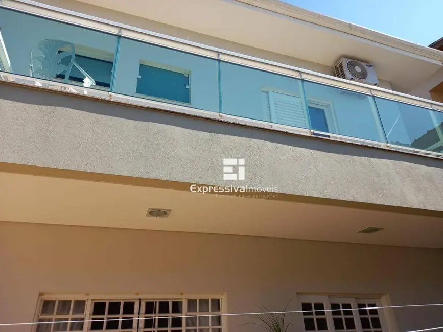 Foto 3 de Casa de Condomínio com 3 quartos à venda, 300m2 em Residencial Fazenda Serrinha, Itatiba - SP