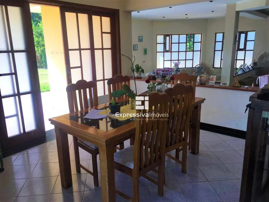 Foto 3 de Chácara com 3 quartos à venda, 4000m2 em Jardim das Laranjeiras, Itatiba - SP