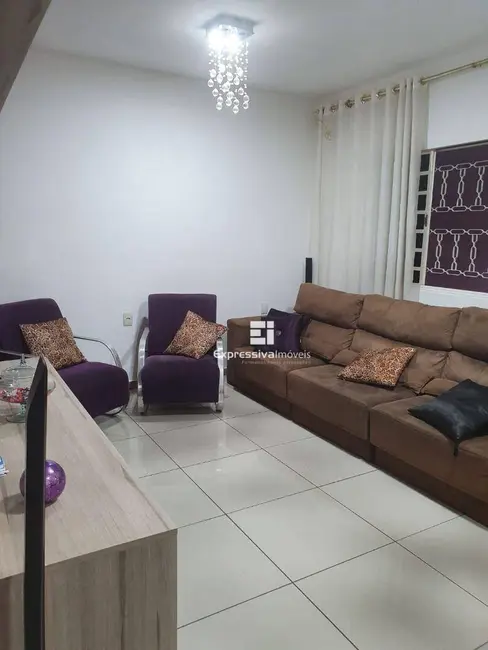 Foto 2 de Casa com 4 quartos à venda, 250m2 em Jardim Santa Filomena, Itatiba - SP