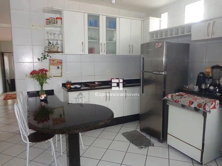 Foto 3 de Casa com 3 quartos à venda, 150m2 em Centro, Itatiba - SP