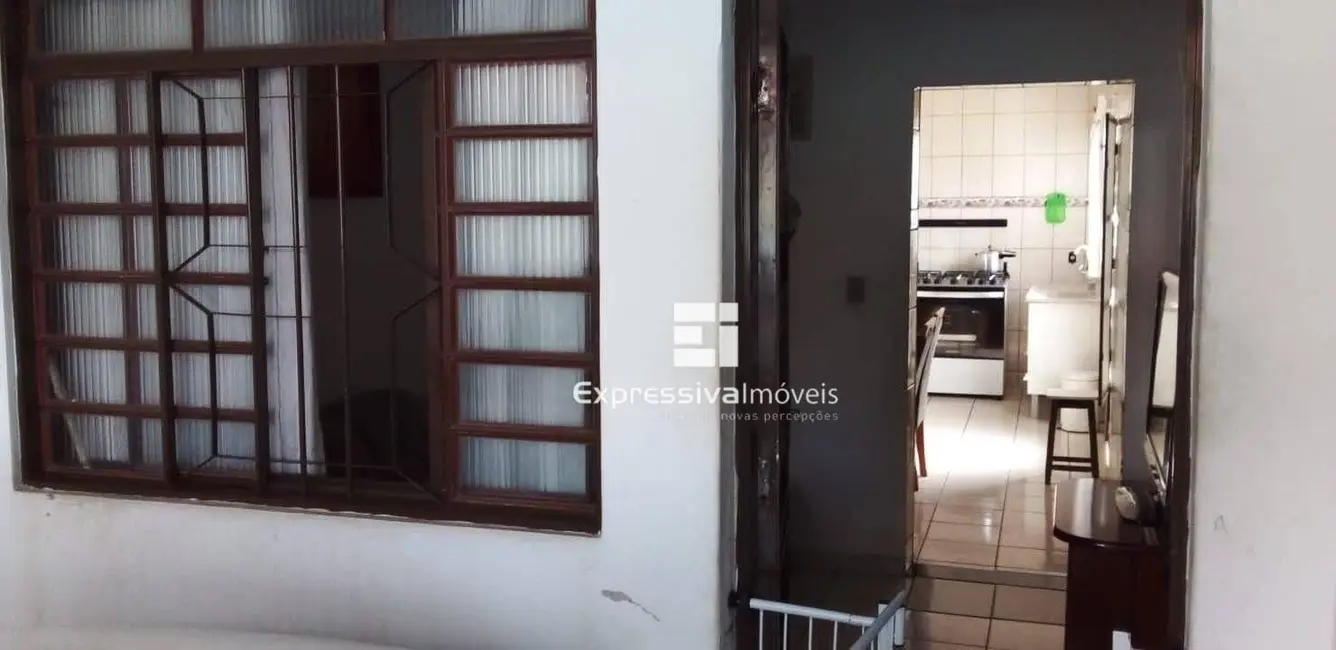 Foto 7 de Casa com 2 quartos à venda, 180m2 em Vila Cremonesi, Itatiba - SP