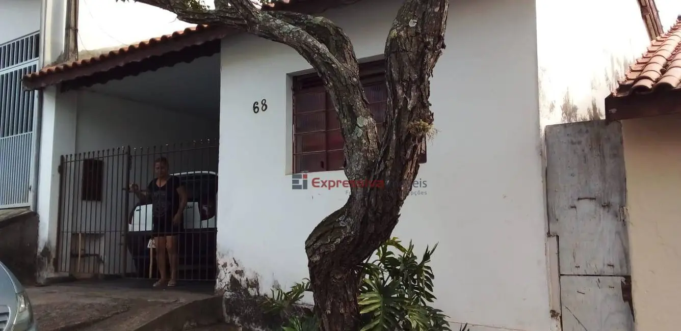 Foto 1 de Casa com 2 quartos à venda, 180m2 em Vila Cremonesi, Itatiba - SP