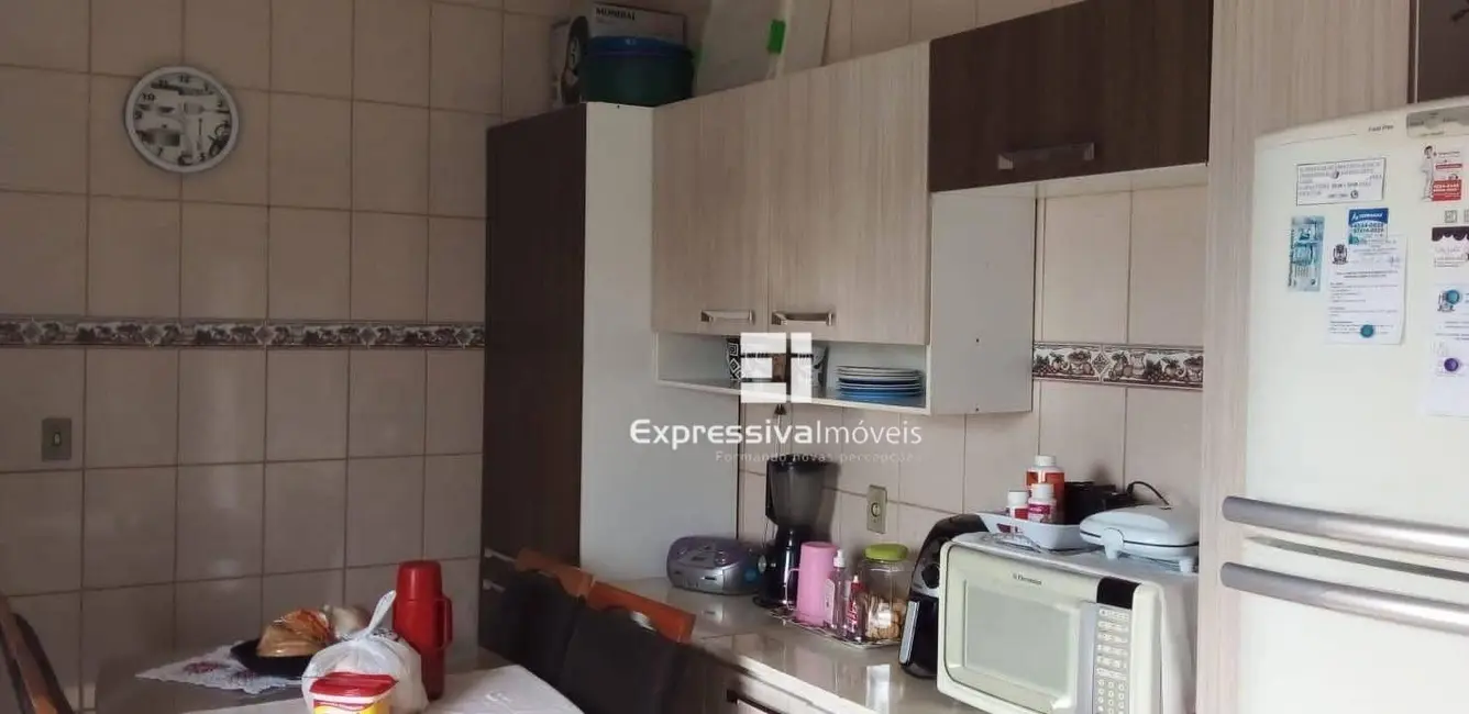 Foto 9 de Casa com 2 quartos à venda, 180m2 em Vila Cremonesi, Itatiba - SP