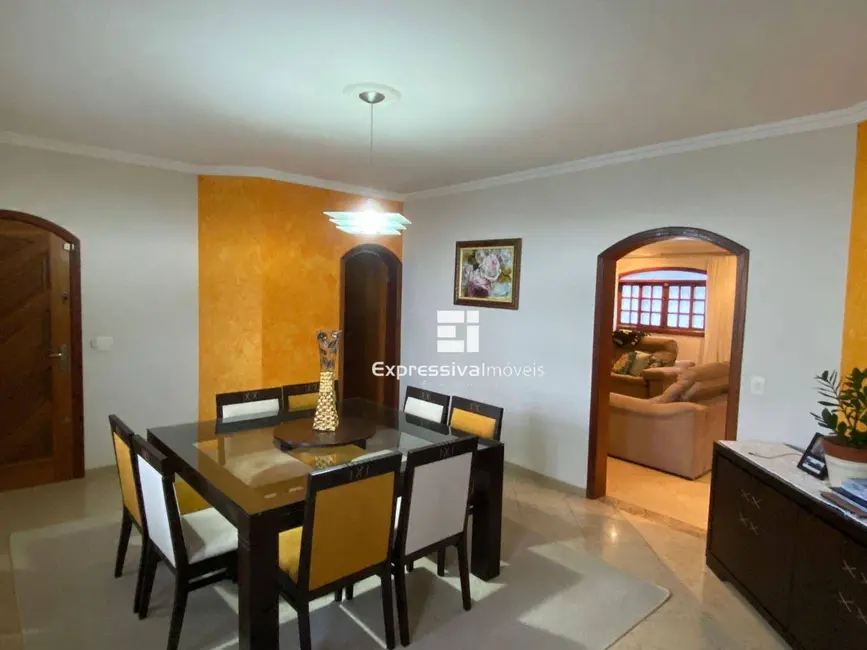 Chácara com 3 quartos à venda, 1000m2 em Loteamento Caminhos do Sol, Itatiba - SP - imagem 7 Foto 7 de Chácara com 3 quartos à venda, 1000m2 em Loteamento Caminhos do Sol, Itatiba - SP