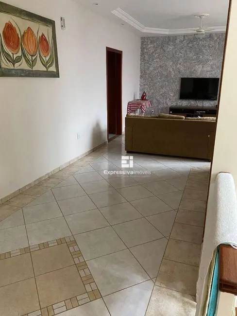 Chácara com 3 quartos à venda, 1000m2 em Loteamento Caminhos do Sol, Itatiba - SP - imagem 6 Foto 6 de Chácara com 3 quartos à venda, 1000m2 em Loteamento Caminhos do Sol, Itatiba - SP