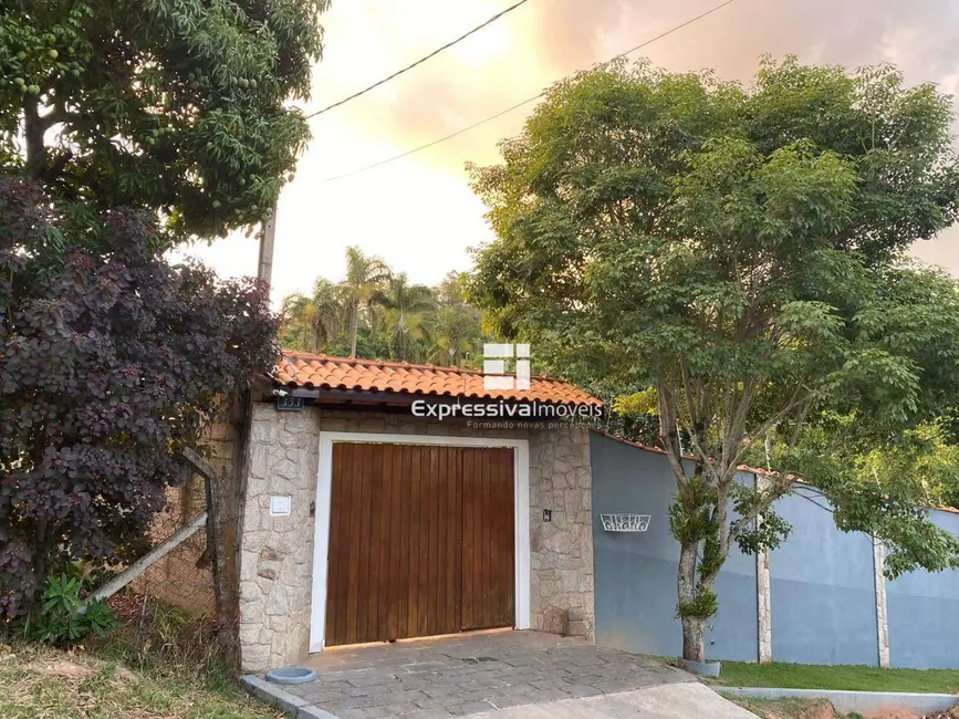 Chácara com 3 quartos à venda, 1000m2 em Loteamento Caminhos do Sol, Itatiba - SP - imagem 4 Foto 4 de Chácara com 3 quartos à venda, 1000m2 em Loteamento Caminhos do Sol, Itatiba - SP