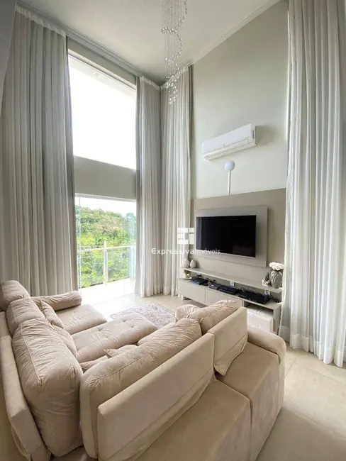 Foto 2 de Sobrado com 3 quartos à venda, 502m2 em Itatiba - SP