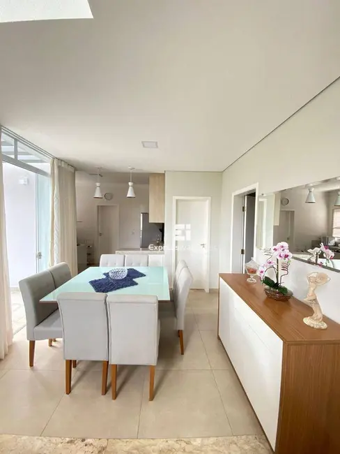 Foto 4 de Sobrado com 3 quartos à venda, 502m2 em Itatiba - SP