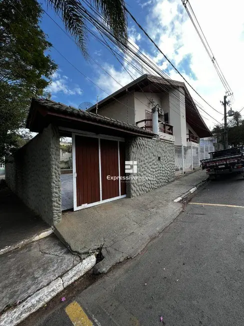 Foto 1 de Casa com 3 quartos à venda e para alugar, 700m2 em Vila Santa Cruz, Itatiba - SP