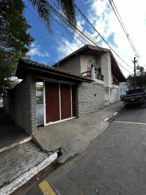 Foto 1 de Casa com 3 quartos à venda e para alugar, 700m2 em Vila Santa Cruz, Itatiba - SP