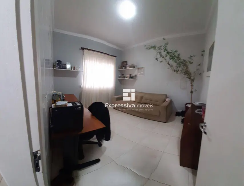 Foto 4 de Casa de Condomínio com 4 quartos à venda, 300m2 em Residencial Fazenda Serrinha, Itatiba - SP