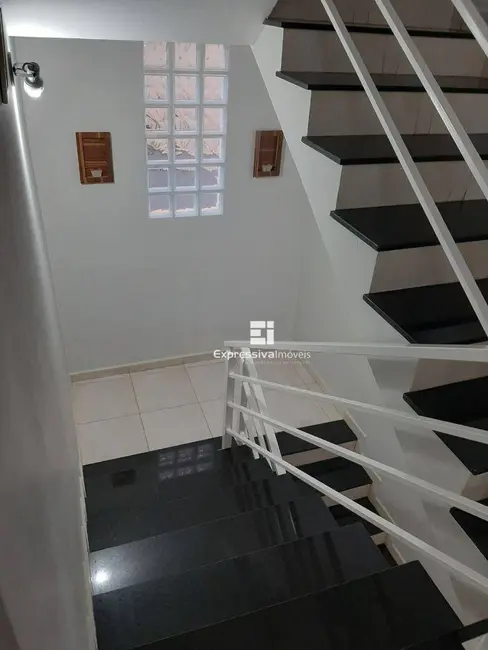 Foto 8 de Casa de Condomínio com 4 quartos à venda, 300m2 em Residencial Fazenda Serrinha, Itatiba - SP
