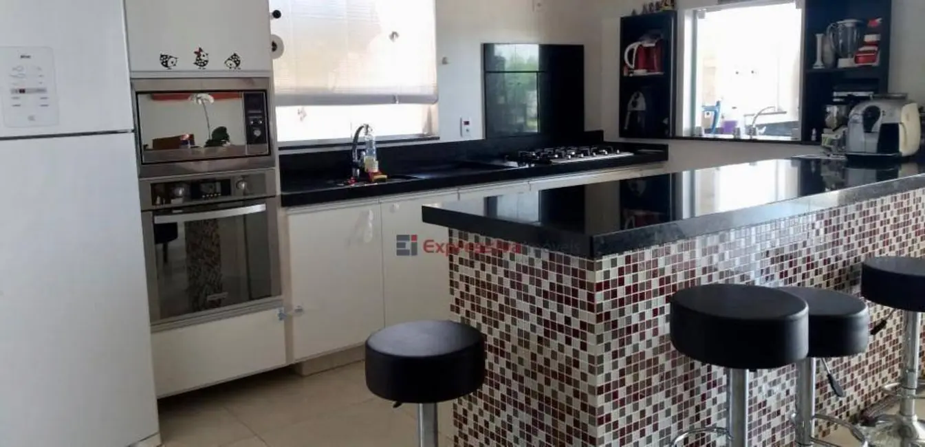 Foto 2 de Casa de Condomínio com 3 quartos à venda, 525m2 em Bairro da Posse, Itatiba - SP