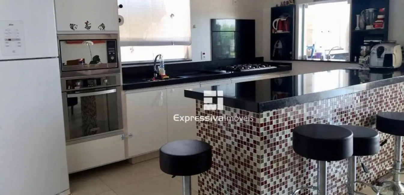 Foto 3 de Casa de Condomínio com 3 quartos à venda, 525m2 em Bairro da Posse, Itatiba - SP