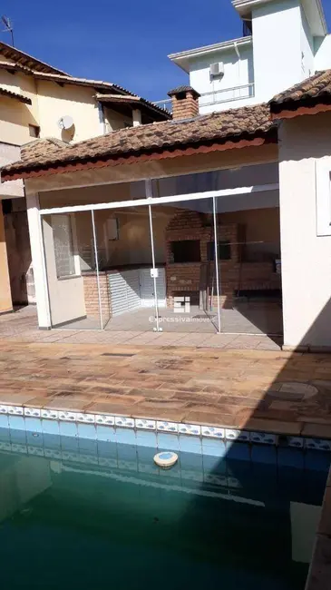 Foto 2 de Casa de Condomínio com 3 quartos à venda, 300m2 em Residencial Fazenda Serrinha, Itatiba - SP