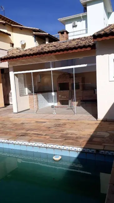 Foto 2 de Casa de Condomínio com 3 quartos à venda, 300m2 em Residencial Fazenda Serrinha, Itatiba - SP