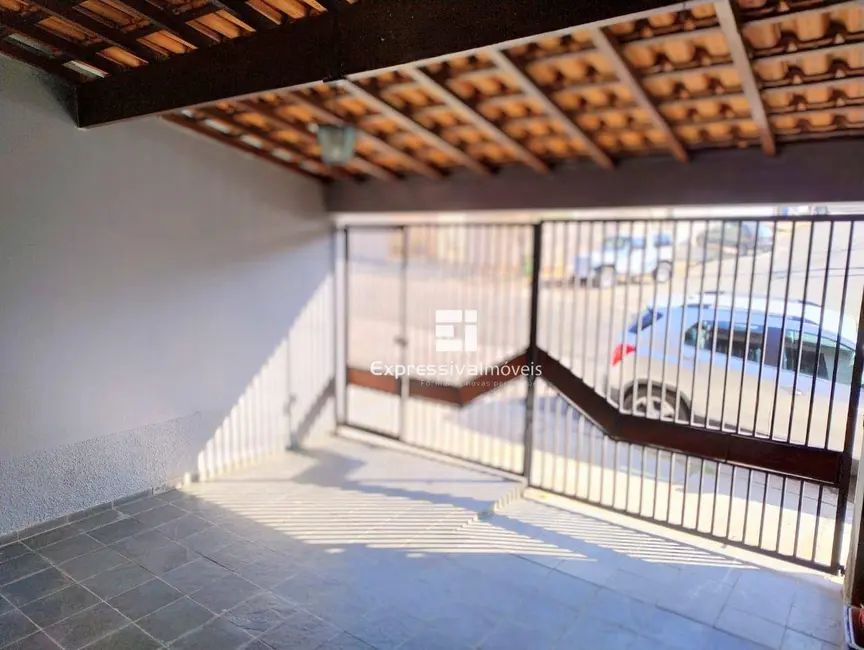 Foto 2 de Casa de Condomínio com 3 quartos à venda, 140m2 em Jardim Santa Filomena, Itatiba - SP