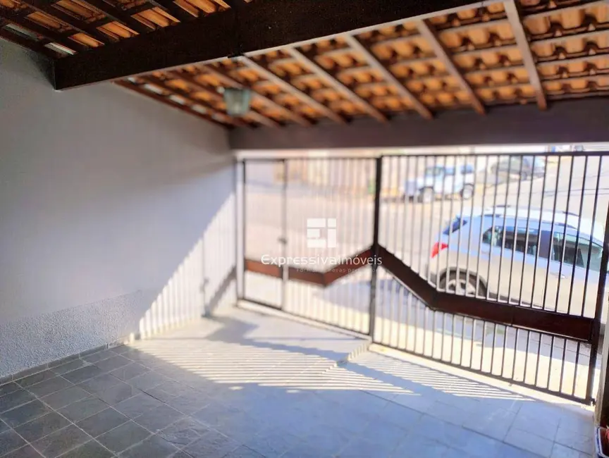 Foto 2 de Casa de Condomínio com 3 quartos à venda, 140m2 em Jardim Santa Filomena, Itatiba - SP