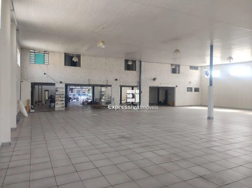Foto 4 de Armazém / Galpão à venda e para alugar, 2700m2 em Jardim Galetto, Itatiba - SP