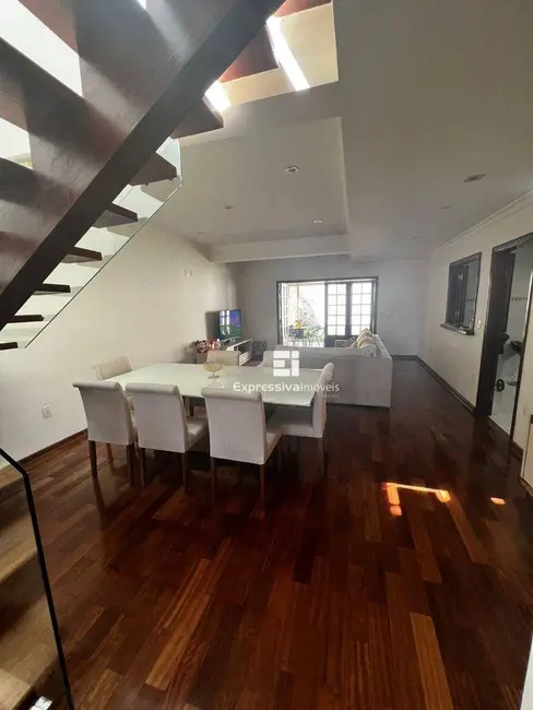 Foto 8 de Casa com 4 quartos à venda, 300m2 em Jardim Coronel Peroba, Itatiba - SP