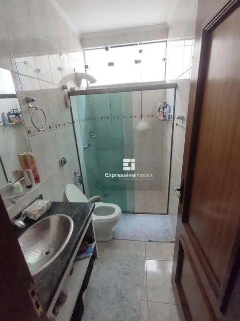 Foto 9 de Casa com 4 quartos à venda, 297m2 em Vila Bela Vista, Itatiba - SP