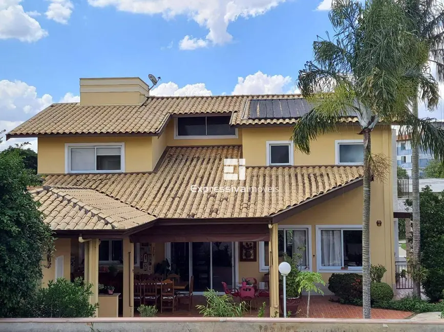 Foto 3 de Casa com 3 quartos à venda, 625m2 em Vinhedo - SP