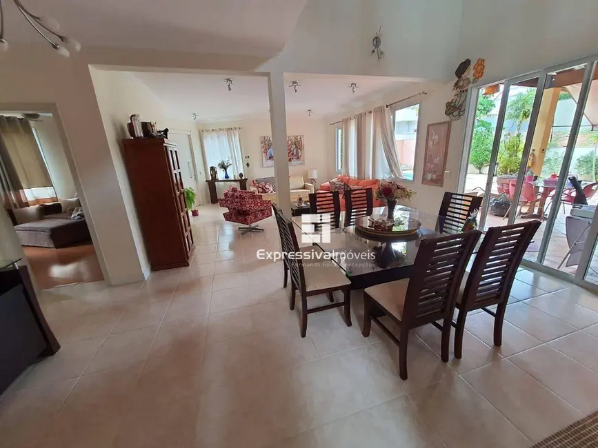 Foto 6 de Casa com 3 quartos à venda, 625m2 em Vinhedo - SP