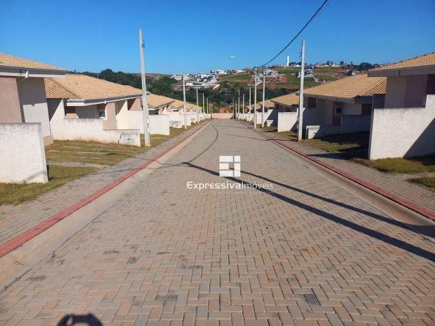 Foto 4 de Casa de Condomínio com 3 quartos à venda, 77m2 em Parque das Laranjeiras, Itatiba - SP