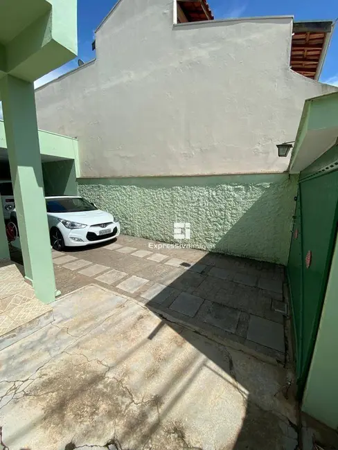 Foto 3 de Casa com 3 quartos à venda, 267m2 em Bairro do Engenho, Itatiba - SP