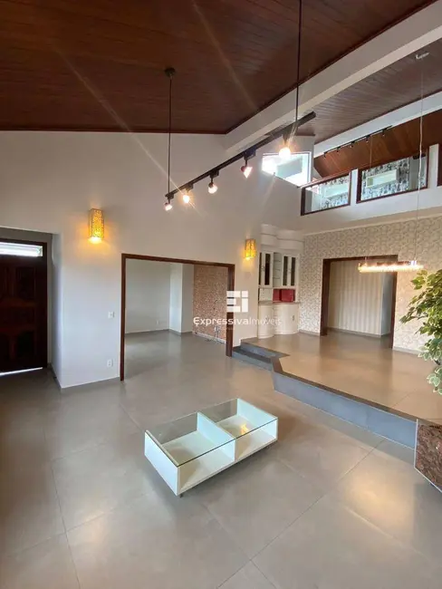 Foto 3 de Casa com 3 quartos à venda, 300m2 em Vila Mutton, Itatiba - SP