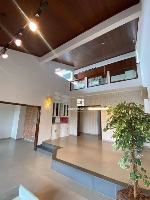 Foto 6 de Casa com 3 quartos à venda, 300m2 em Vila Mutton, Itatiba - SP