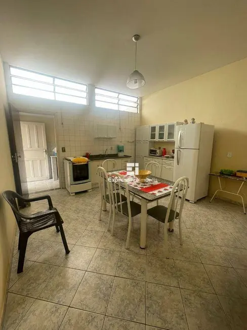 Foto 5 de Casa com 4 quartos à venda, 221m2 em Centro, Itatiba - SP