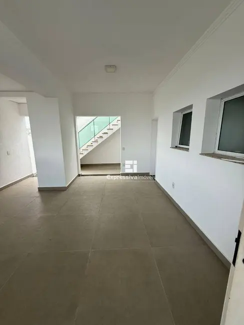 Foto 6 de Casa com 4 quartos à venda, 600m2 em Parque das Laranjeiras, Itatiba - SP