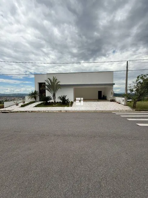 Foto 3 de Casa com 4 quartos à venda, 600m2 em Parque das Laranjeiras, Itatiba - SP