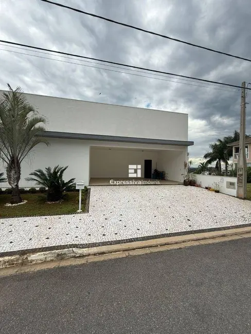 Foto 4 de Casa com 4 quartos à venda, 600m2 em Parque das Laranjeiras, Itatiba - SP