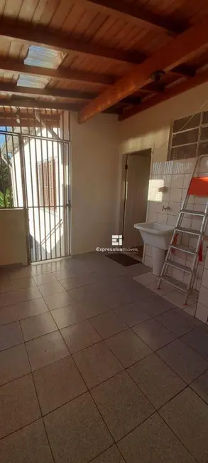 Casa com 3 quartos à venda, 300m2 em Centro, Itatiba - SP - imagem 9 Foto 9 de Casa com 3 quartos à venda, 300m2 em Centro, Itatiba - SP