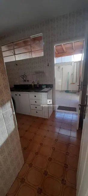 Casa com 3 quartos à venda, 300m2 em Centro, Itatiba - SP - imagem 6 Foto 6 de Casa com 3 quartos à venda, 300m2 em Centro, Itatiba - SP