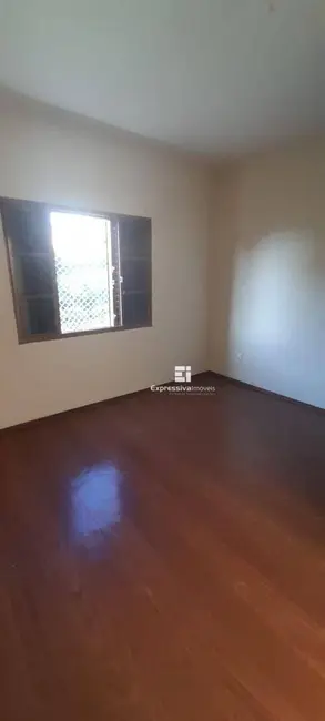 Casa com 3 quartos à venda, 300m2 em Centro, Itatiba - SP - imagem 7 Foto 7 de Casa com 3 quartos à venda, 300m2 em Centro, Itatiba - SP
